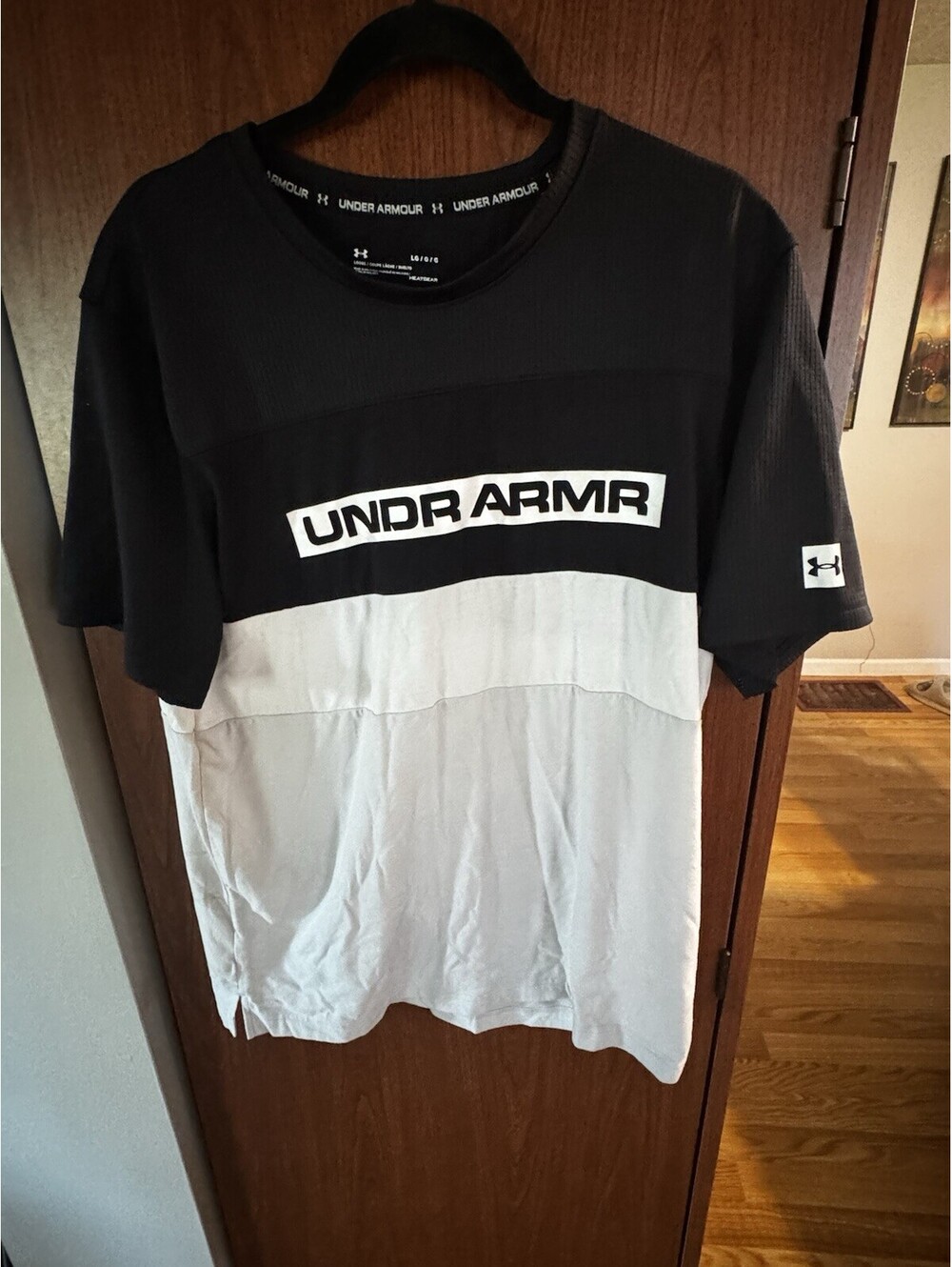 Under Armour HeatGear Shirt Mens Large Black White Colorblock Loose Fit Short